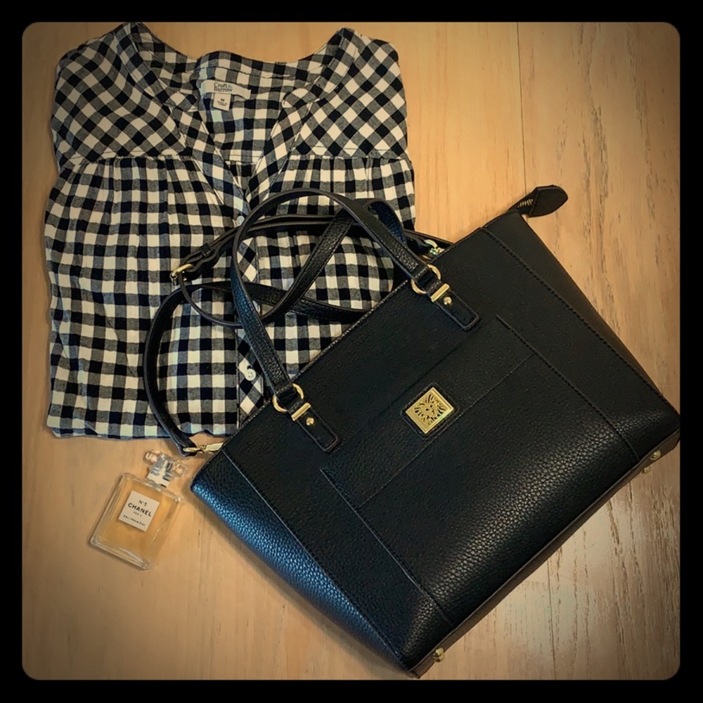 ❌SOLD❌on another app❌ Black anne klein satchel 🎀